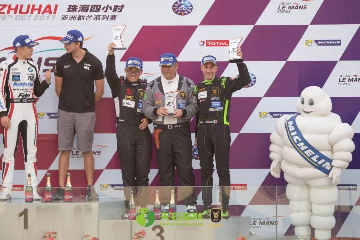 为国争光 天石车队亚洲勒芒站上颁奖台！